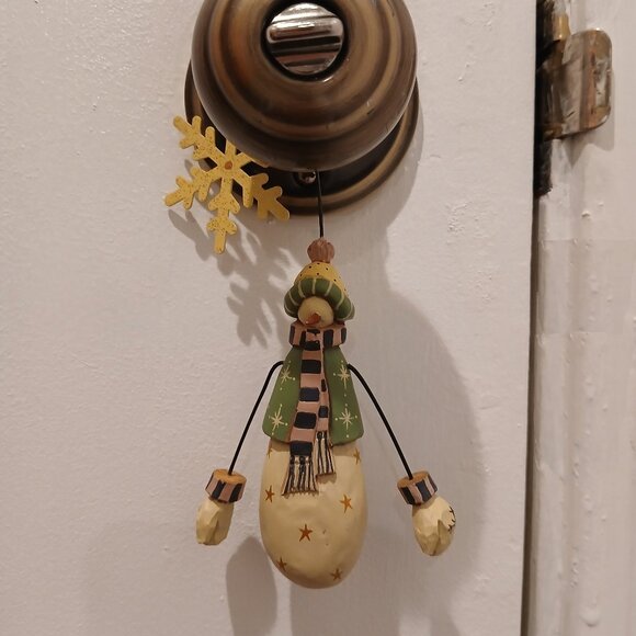 Christmas Decor Bundle - Gnomes, Snowman, Mitten & Star - Picture 10 of 11